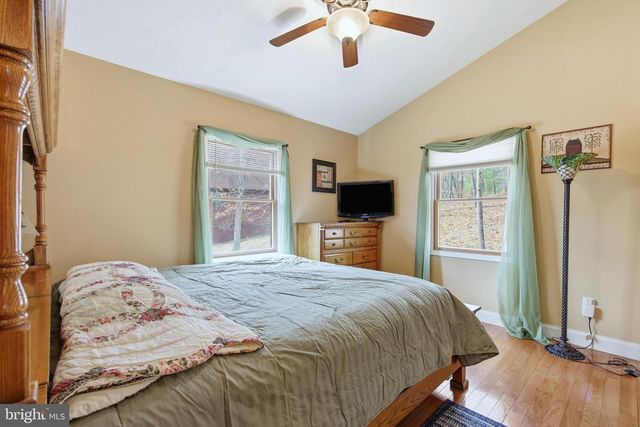 262 HOGAN DR, Basye, VA 22810