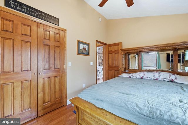 262 HOGAN DR, Basye, VA 22810