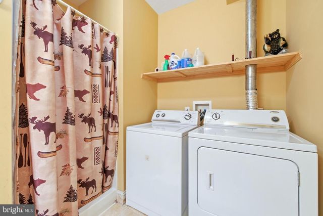 262 HOGAN DR, Basye, VA 22810