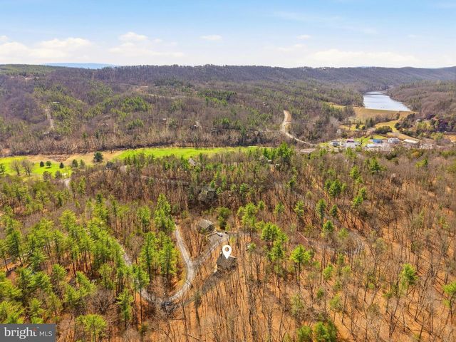 262 HOGAN DR, Basye, VA 22810