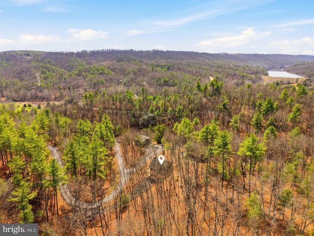 262 HOGAN DR, Basye, VA 22810