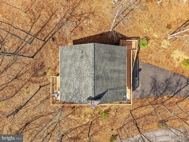 262 HOGAN DR, Basye, VA 22810