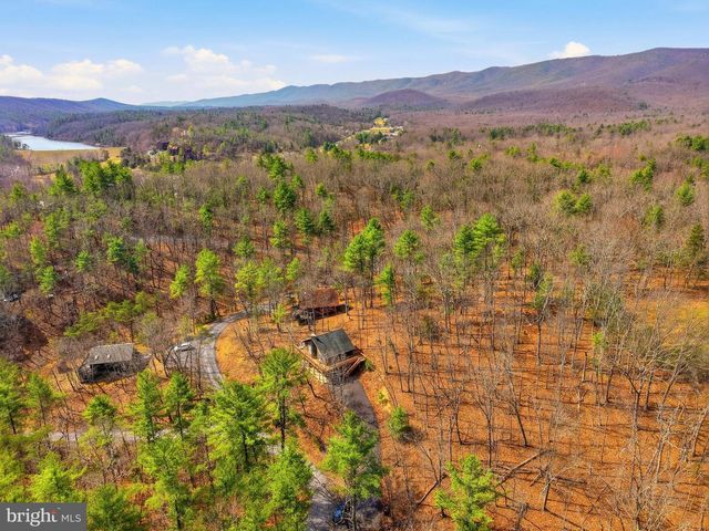 262 HOGAN DR, Basye, VA 22810