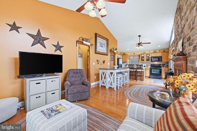 262 HOGAN DR, Basye, VA 22810