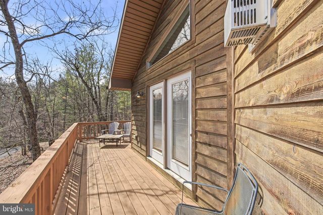 262 HOGAN DR, Basye, VA 22810