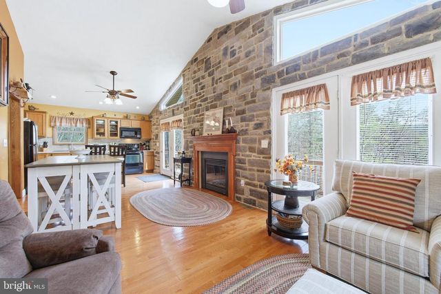 262 HOGAN DR, Basye, VA 22810