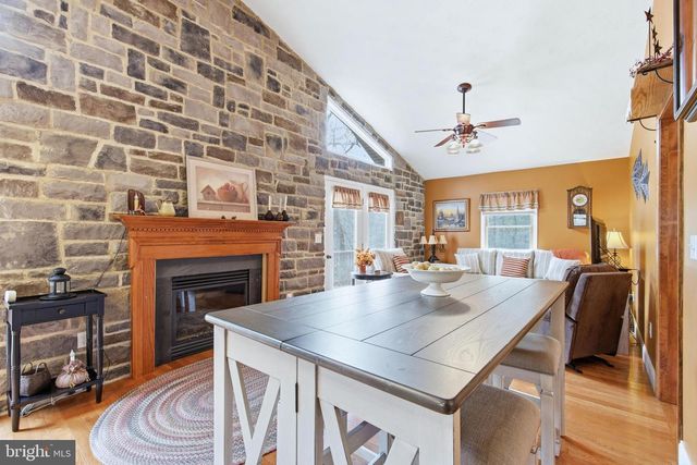 262 HOGAN DR, Basye, VA 22810