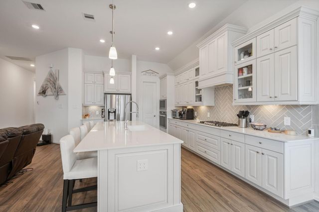1329 Knollbridge Point Lane, Pinehurst, TX 77362