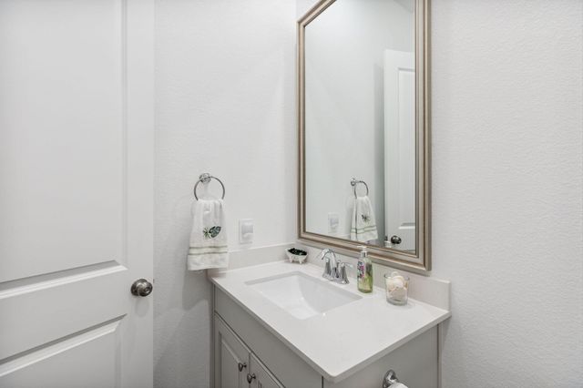 1329 Knollbridge Point Lane, Pinehurst, TX 77362