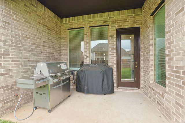 1329 Knollbridge Point Lane, Pinehurst, TX 77362