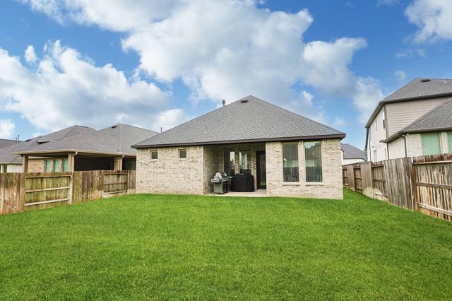 1329 Knollbridge Point Lane, Pinehurst, TX 77362