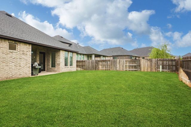 1329 Knollbridge Point Lane, Pinehurst, TX 77362