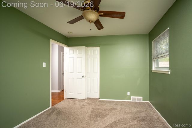 23814 Elmira Street, St. Clair Shores, MI 48082