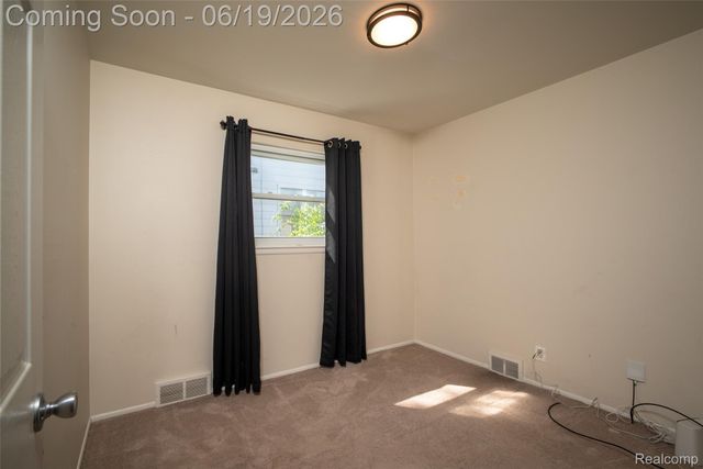 23814 Elmira Street, St. Clair Shores, MI 48082