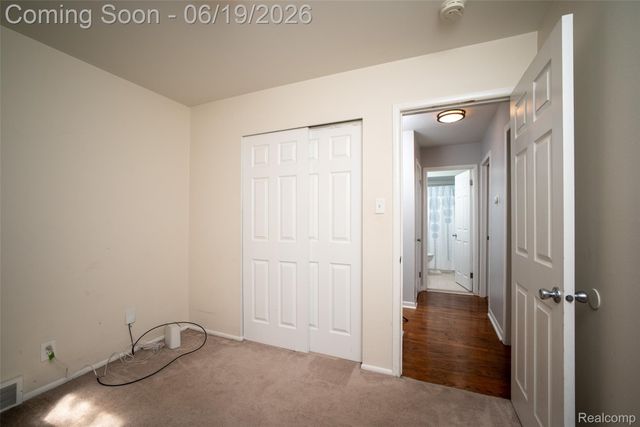 23814 Elmira Street, St. Clair Shores, MI 48082