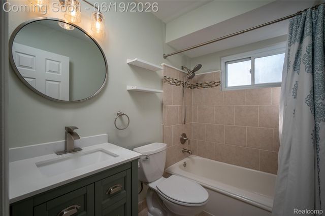 23814 Elmira Street, St. Clair Shores, MI 48082