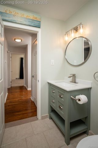 23814 Elmira Street, St. Clair Shores, MI 48082