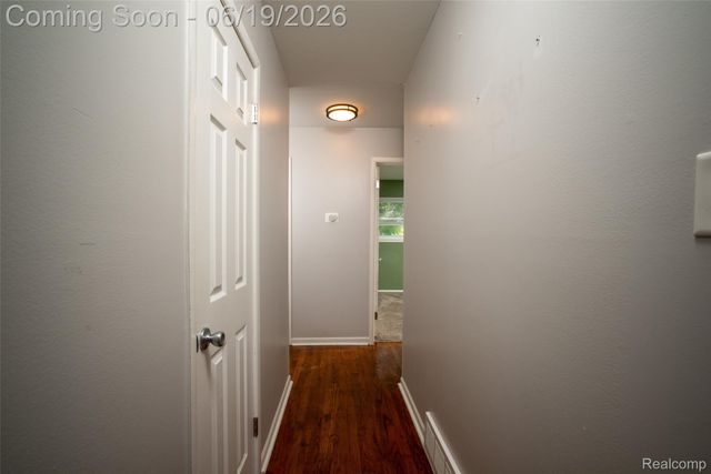 23814 Elmira Street, St. Clair Shores, MI 48082