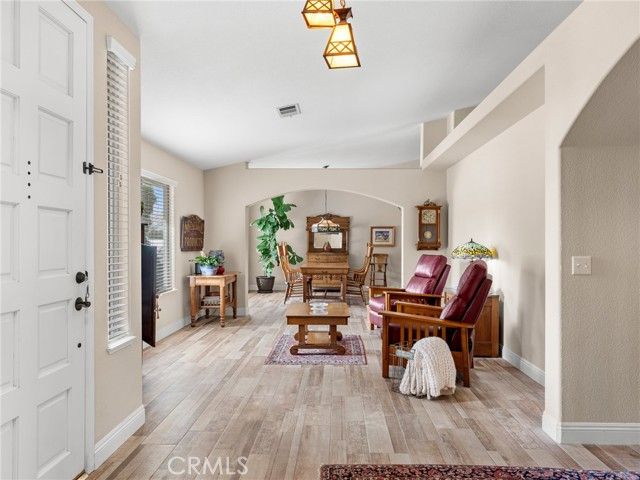 19544 Oneida, Apple Valley, CA 92307