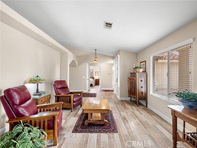 19544 Oneida, Apple Valley, CA 92307