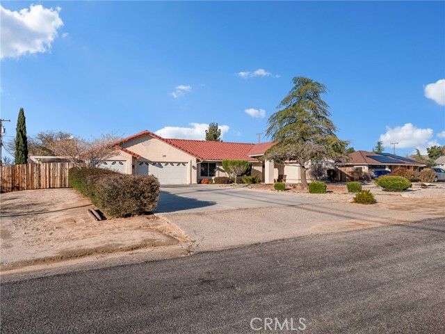 19544 Oneida, Apple Valley, CA 92307