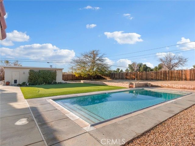 19544 Oneida, Apple Valley, CA 92307