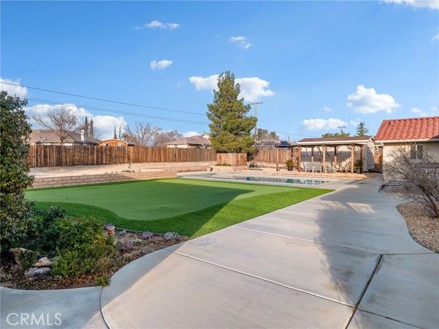 19544 Oneida, Apple Valley, CA 92307