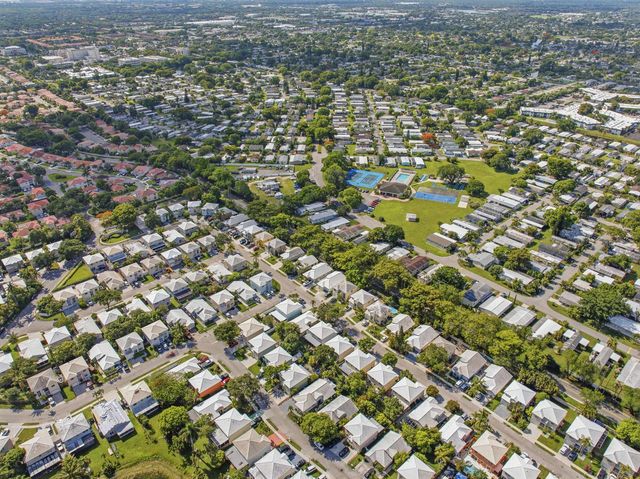6582 Bayfront Drive, Margate, FL 33063
