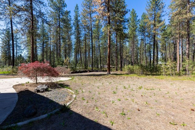4911 E Greenbluff Rd, Colbert, WA 99005