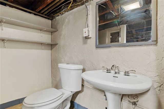 2900 Roland Ave, Baldwin Boro, PA 15227