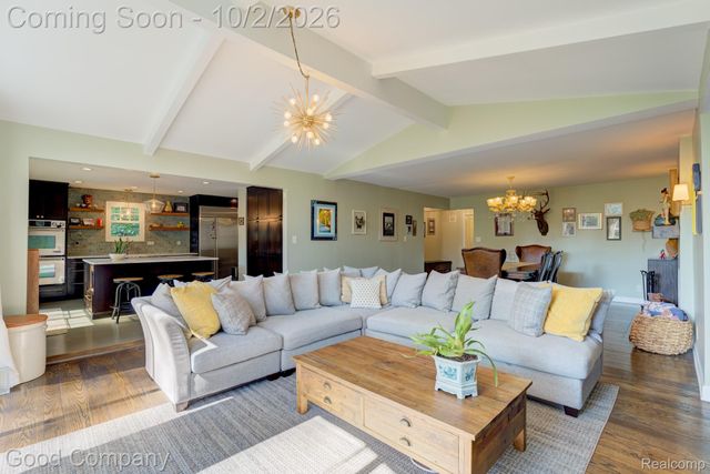 25844 Salem Road, Huntington Woods, MI 48070
