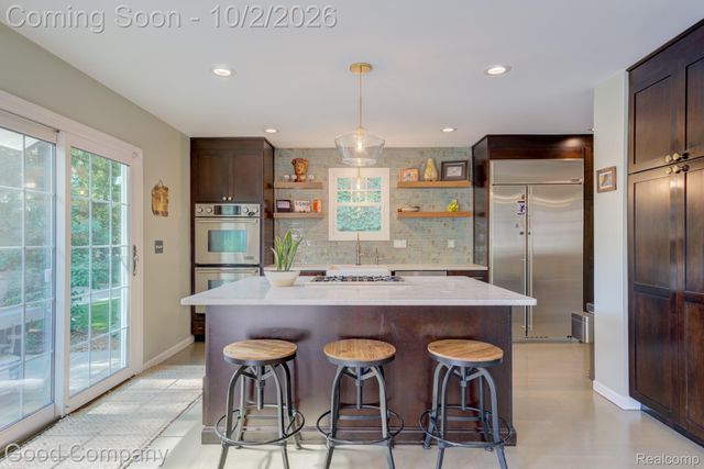 25844 Salem Road, Huntington Woods, MI 48070
