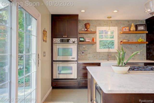 25844 Salem Road, Huntington Woods, MI 48070