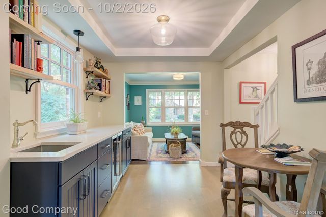 25844 Salem Road, Huntington Woods, MI 48070