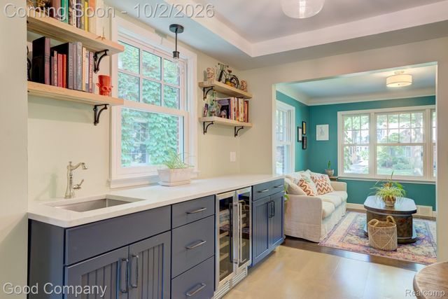 25844 Salem Road, Huntington Woods, MI 48070