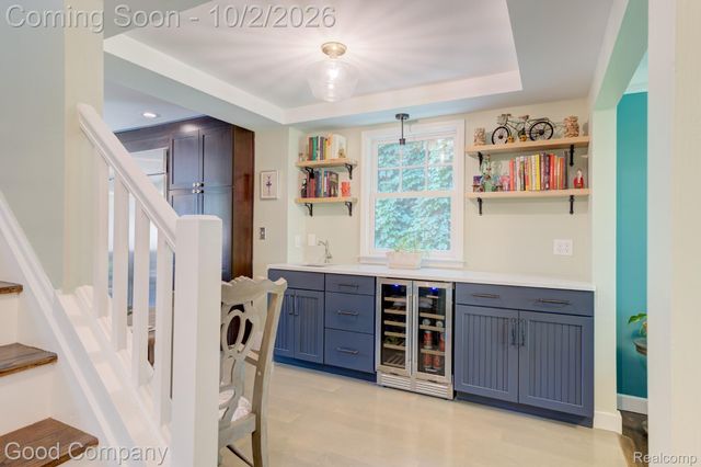 25844 Salem Road, Huntington Woods, MI 48070