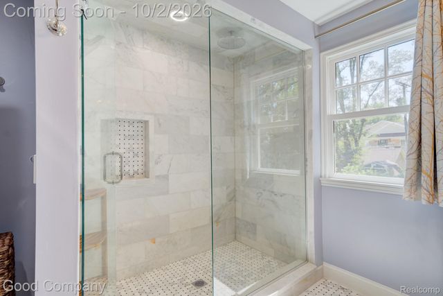 25844 Salem Road, Huntington Woods, MI 48070