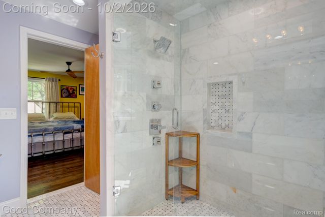 25844 Salem Road, Huntington Woods, MI 48070