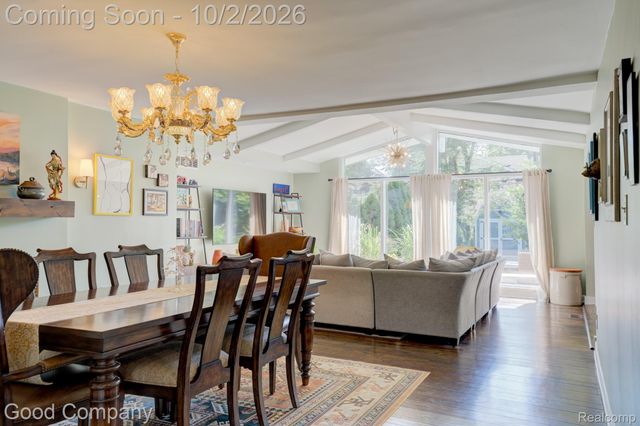 25844 Salem Road, Huntington Woods, MI 48070