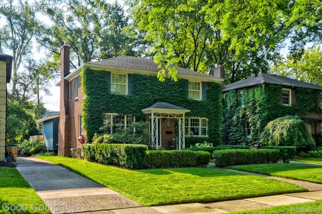 25844 Salem Road, Huntington Woods, MI 48070