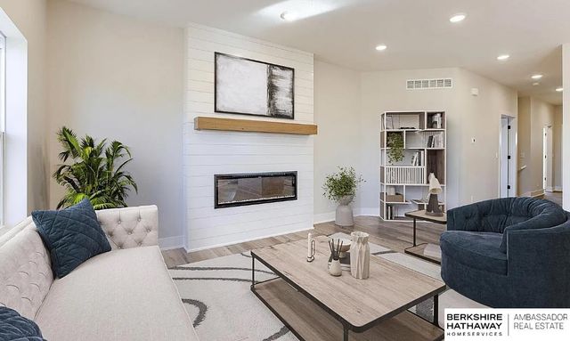 11659 S 123rd Avenue, Papillion, NE 68046