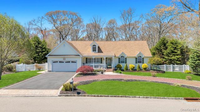 38 James Hawkins Road, Moriches, NY 11955