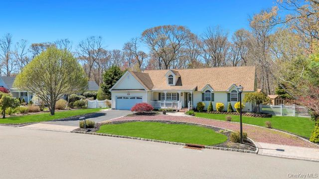 38 James Hawkins Road, Moriches, NY 11955