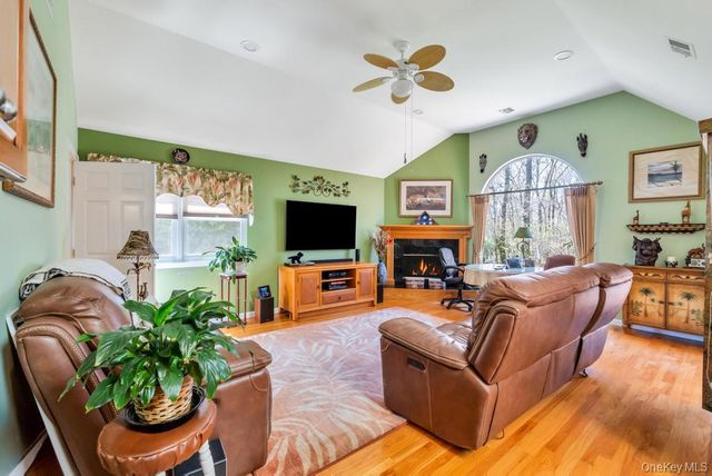 38 James Hawkins Road, Moriches, NY 11955