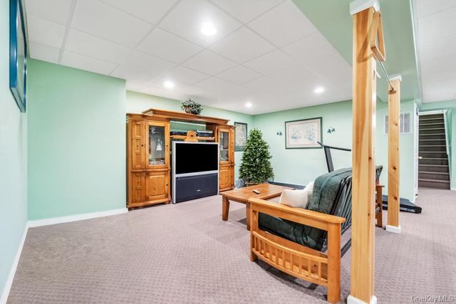 38 James Hawkins Road, Moriches, NY 11955