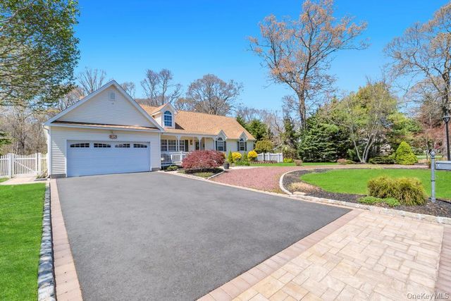 38 James Hawkins Road, Moriches, NY 11955