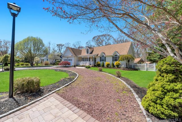 38 James Hawkins Road, Moriches, NY 11955