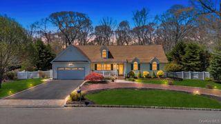 38 James Hawkins Road, Moriches, NY 11955