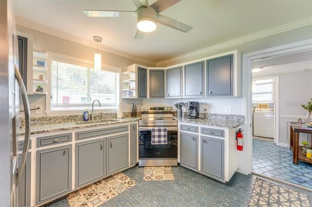 900 N HARBOR TERRACE, Tavares, FL 32778