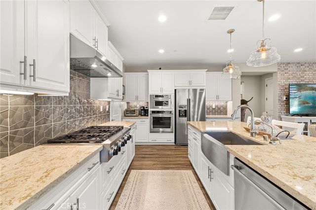 10832 Flora Park, Cypress, CA 90720